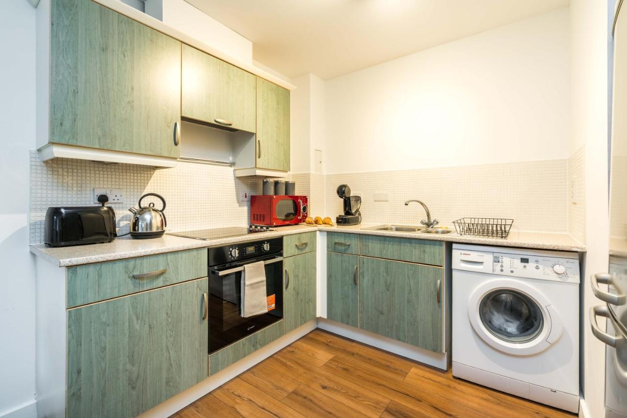 Fast Internet One Bedroom Apartment In Greater London, Id Required 外观 照片