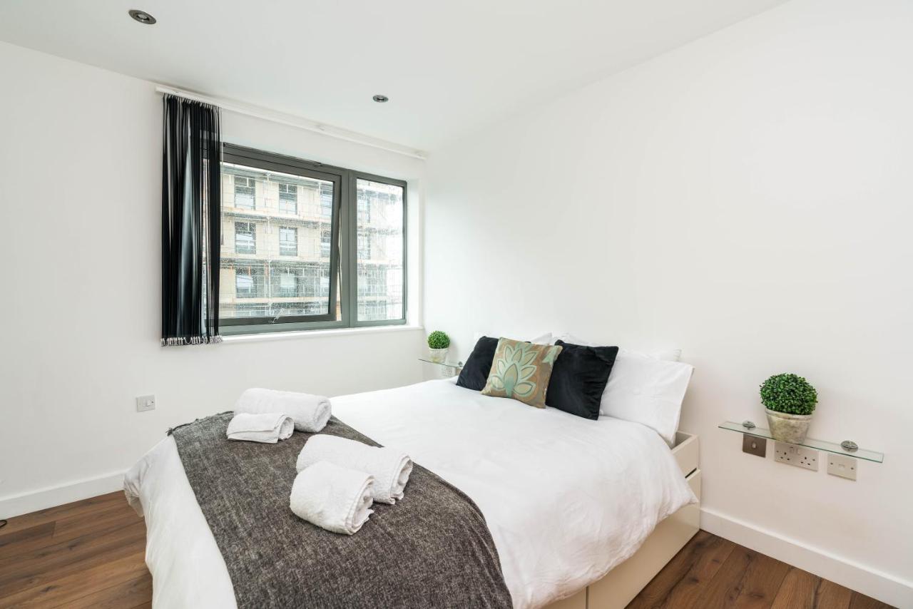 Fast Internet One Bedroom Apartment In Greater London, Id Required 外观 照片