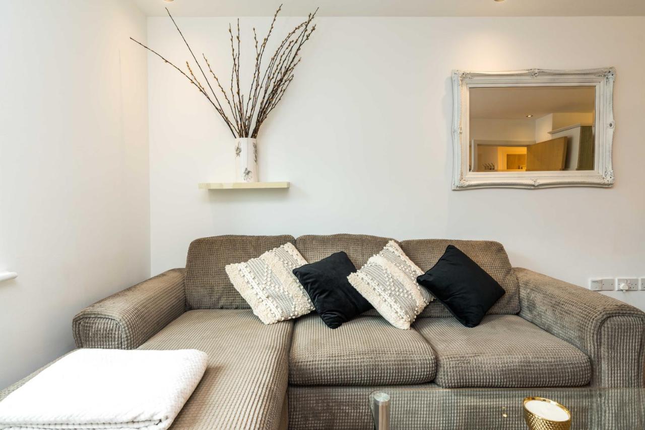 Fast Internet One Bedroom Apartment In Greater London, Id Required 外观 照片